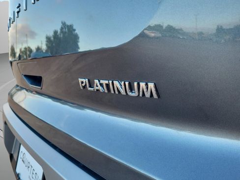 New 2025 Nissan Pathfinder Platinum image 8