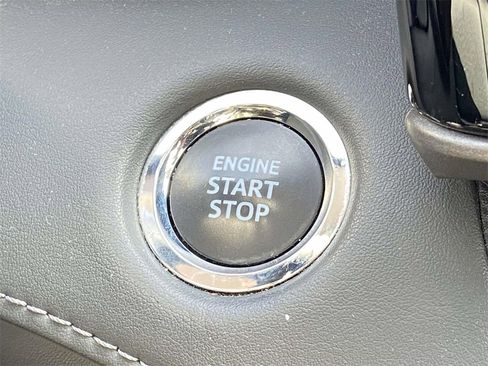 Used 2022 Toyota Highlander L image 24