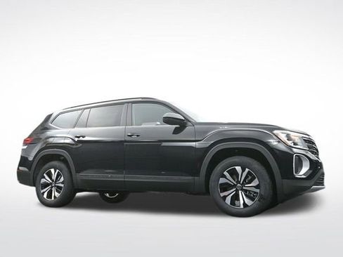 Used 2025 Volkswagen Atlas SE FWD image 37