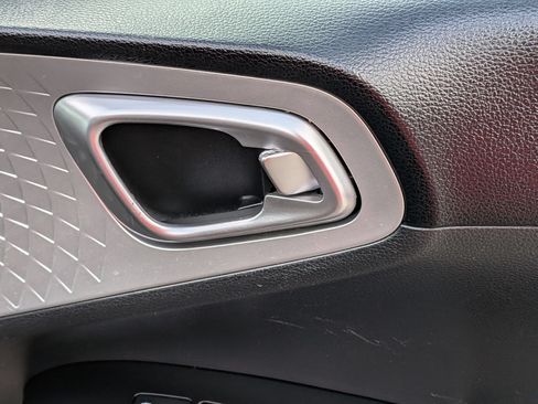 Used 2024 Kia Soul LX w/ Option Group 015 FWD image 33