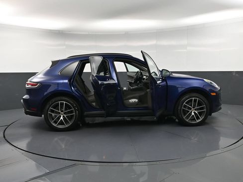 Certified 2026 Porsche Macan AWD/4WD image 34