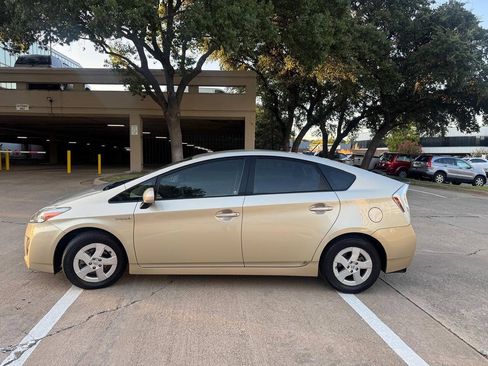 Used 2010 Toyota Prius Five FWD image 3