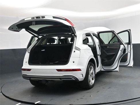 Used 2021 Audi Q5 Premium Plus w/ Premium Plus Package image 19
