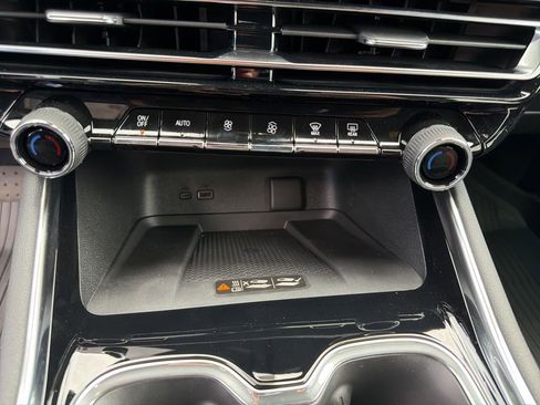 New 2026 Chevrolet Traverse LT w/ Midnight/Sport Edition AWD/4WD image 32