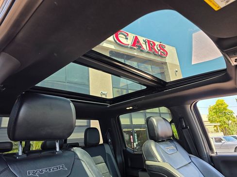 Used 2018 Ford F150 Raptor w/ Equipment Group 802A Luxury AWD/4WD image 17