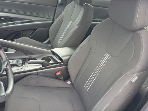 Certified 2025 Hyundai Elantra Sport FWD image 18