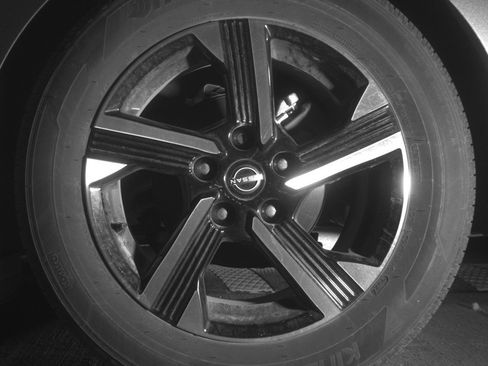 Used 2025 Nissan Sentra SV image 14