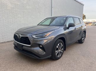 Used 2023 Toyota Highlander XLE video 1
