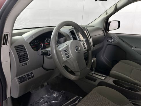 Used 2019 Nissan Frontier SV image 9