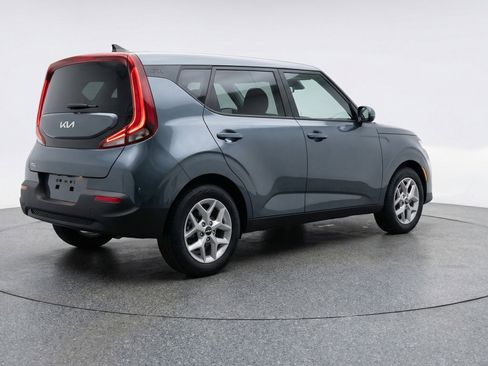 Used 2025 Kia Soul LX w/ LX Technology Package FWD image 9