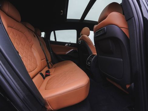 Used 2023 BMW X6 xDrive40i w/ M Sport Package image 31