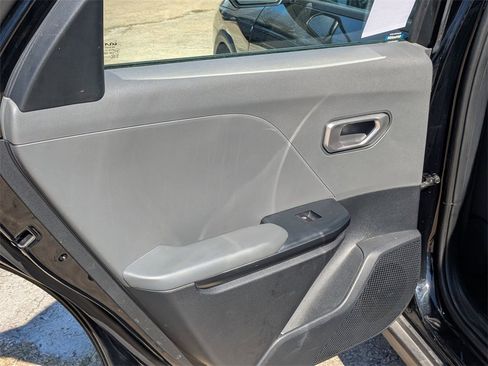 Used 2025 Kia K4 LXS image 23