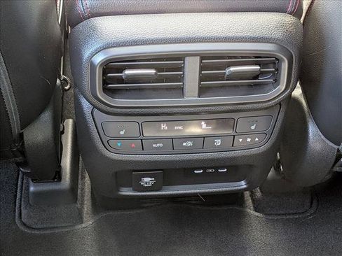 Used 2025 Honda Pilot Black Edition image 19