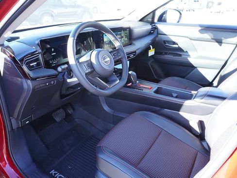 Used 2025 Nissan Kicks SR FWD image 16