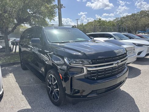 Used 2022 Chevrolet Suburban RST w/ Luxury Package image 2