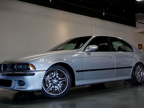 Used 2002 BMW M5 RWD image 1