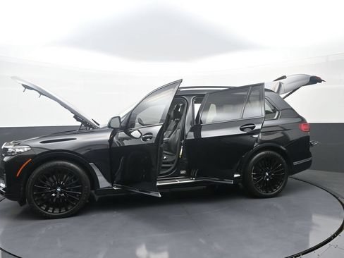 Used 2022 BMW X7 xDrive40i w/ Executive Package AWD/4WD image 42
