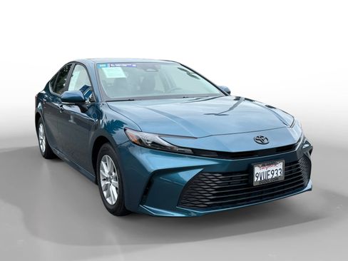 Used 2026 Toyota Camry LE FWD image 7