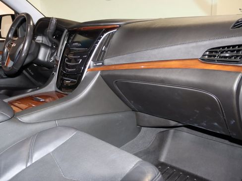 Used 2020 Cadillac Escalade ESV Premium Luxury image 62