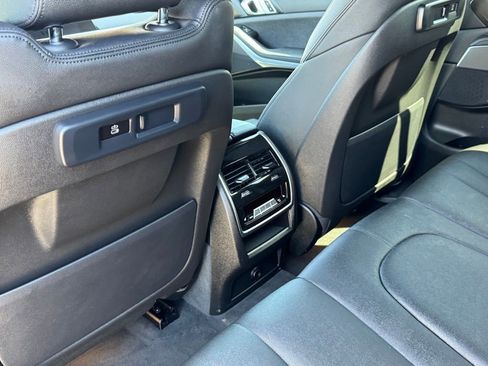 Used 2022 BMW X5 xDrive40i w/ Premium Package image 24