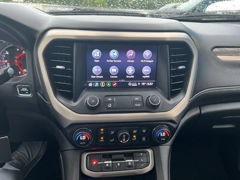 Used 2023 GMC Acadia Denali w/ Denali Technology Package FWD image 12