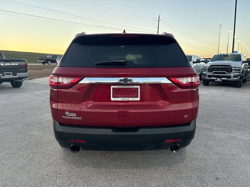 Used 2021 Chevrolet Traverse LT image 4