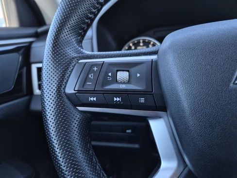 Used 2024 Mitsubishi Outlander SE image 21