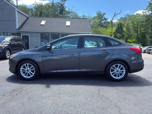 Used 2016 Ford Focus SE FWD image 4
