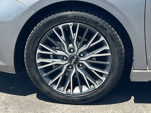 Used 2024 Kia Forte GT-Line w/ GT-Line Premium Package FWD image 9