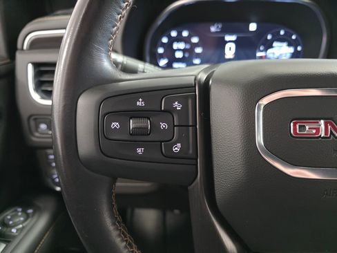 Used 2023 GMC Yukon AT4 w/ Technology Package AWD/4WD image 18
