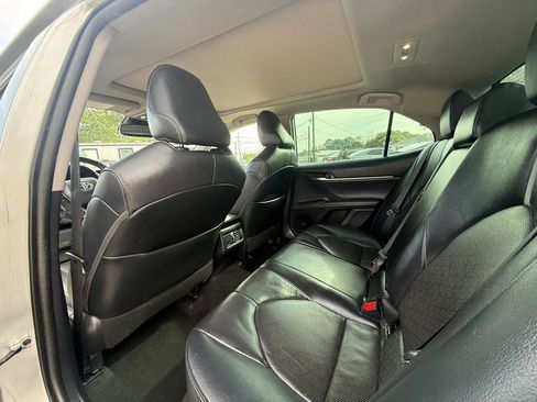 Used 2021 Toyota Camry XSE FWD image 13