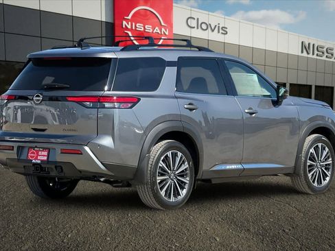 New 2026 Nissan Pathfinder Platinum FWD image 3