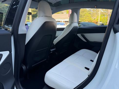 Used 2021 Tesla Model Y Long Range image 30