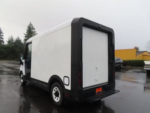 Used 2024 Chevrolet Brightdrop 400 w/ Commercial Equipment Package image 5
