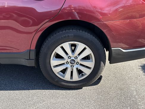 Used 2019 Subaru Outback 2.5i image 10