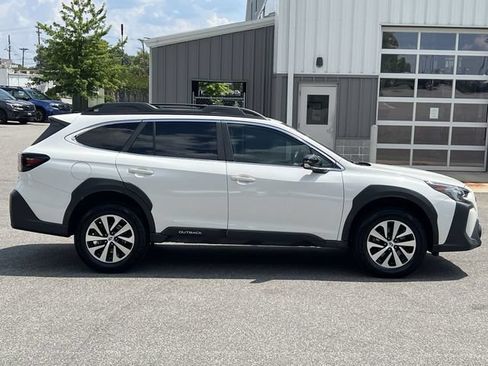 Used 2023 Subaru Outback Premium AWD/4WD image 14