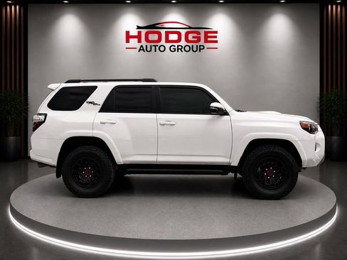 Used 2024 Toyota 4Runner TRD Off-Road Premium w/ Off Road Premium Plus Package AWD/4WD image 4