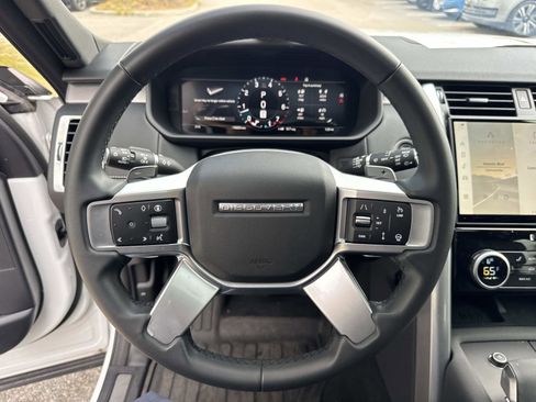Certified 2025 Land Rover Discovery Dynamic SE AWD/4WD image 29