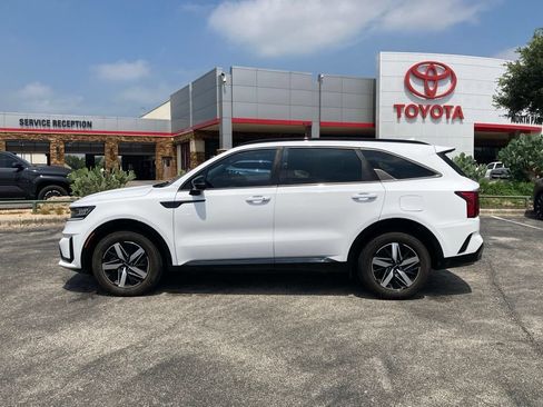 Used 2022 Kia Sorento S FWD image 7
