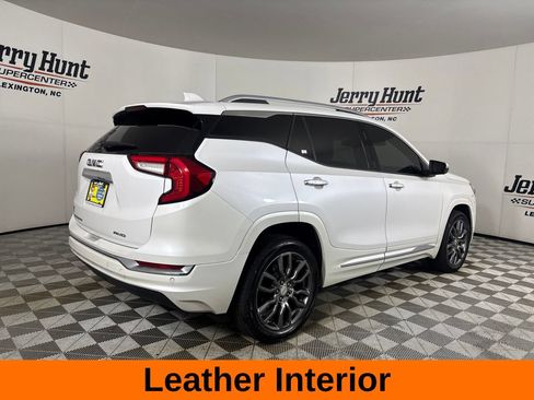 Used 2022 GMC Terrain Denali w/ Denali Premium Package AWD/4WD image 6