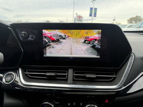 Used 2024 Chevrolet Trax RS w/ Sunroof Package image 24