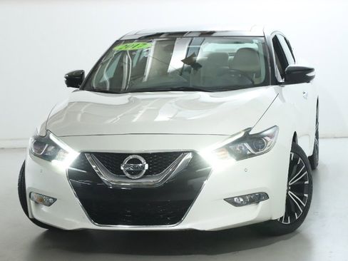 Used 2017 Nissan Maxima Platinum image 3