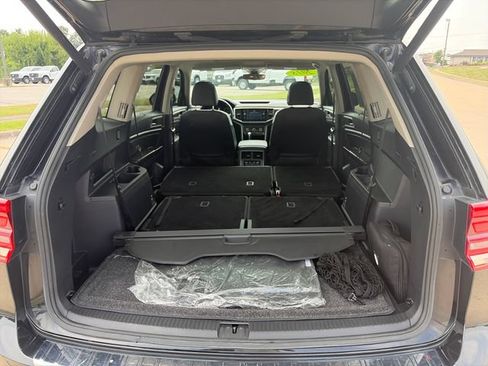Used 2018 Volkswagen Atlas SEL AWD/4WD image 32
