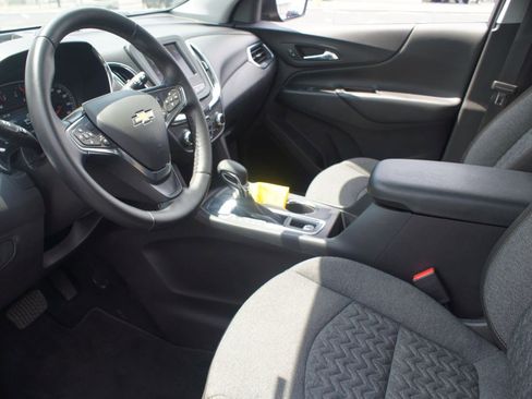 Used 2024 Chevrolet Equinox LT FWD image 13