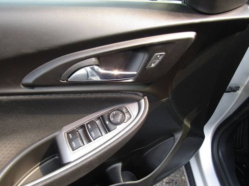 Used 2020 Chevrolet Malibu LS FWD image 21