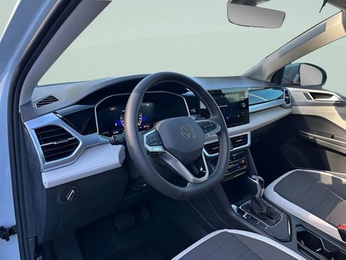 New 2026 Volkswagen Taos SE image 10