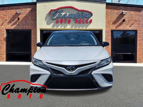 Used 2018 Toyota Camry XSE w/ Audio Package FWD image 10