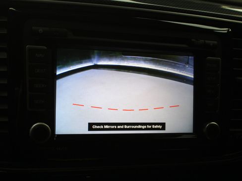 Used 2012 Volkswagen Beetle Launch Edition image 41