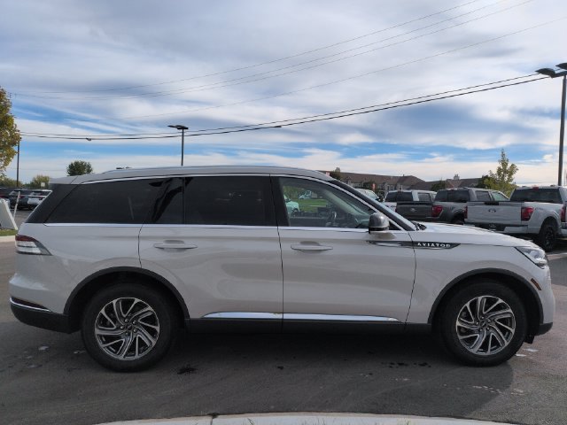 Used 2021 Lincoln Aviator AWD w/ Elements Package image 6