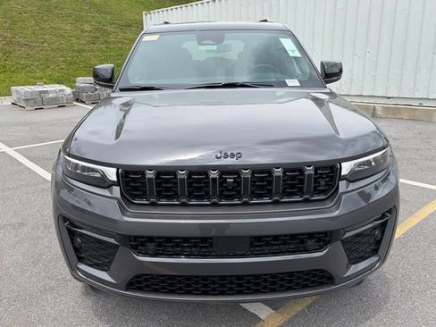New 2026 Jeep Grand Cherokee Summit AWD/4WD image 9